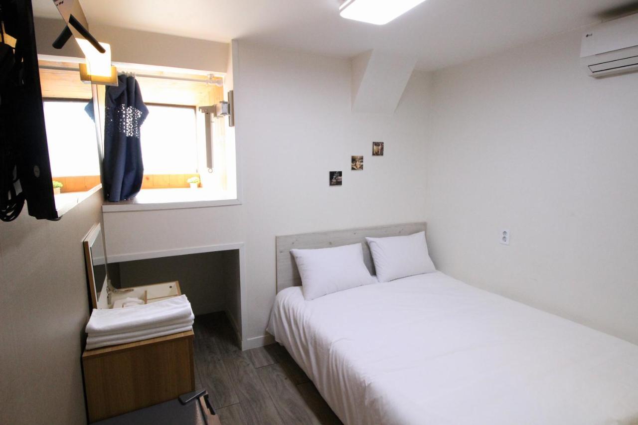 Hotel Golden Park Myeongdong Сеул Экстерьер фото